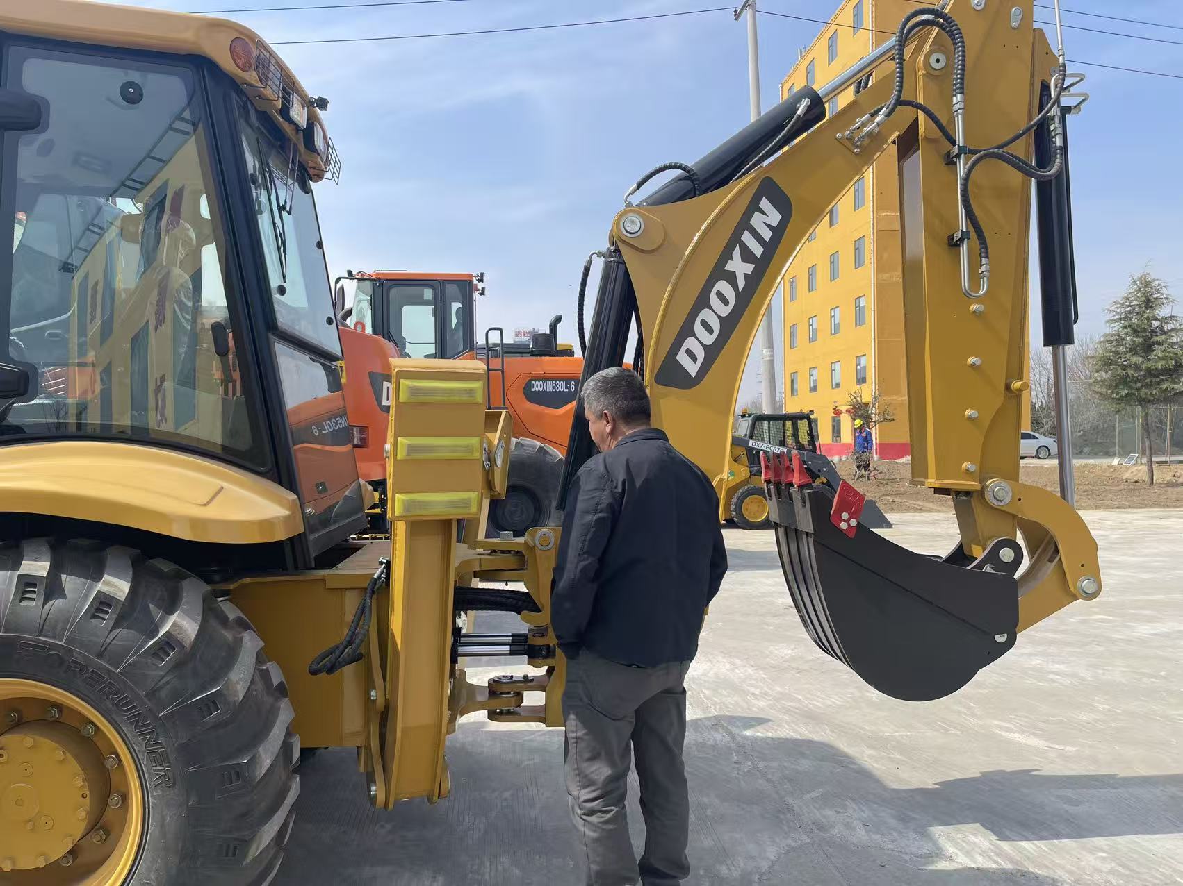 Søramerikanske kunder besøker fabrikken vår